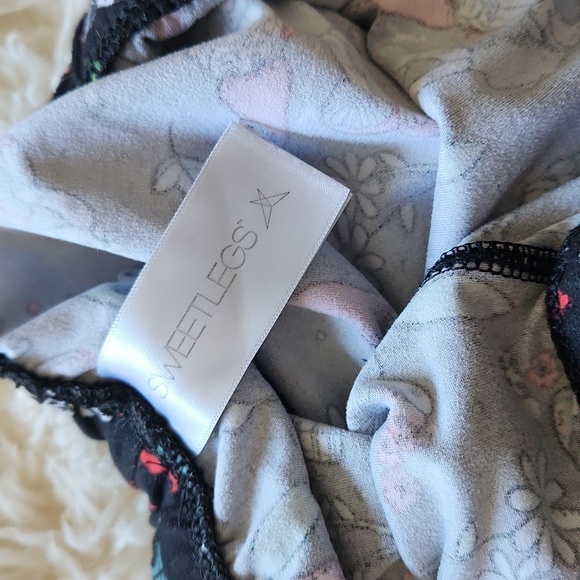 Matching Sweetlegs tights - Picture 7 of 8